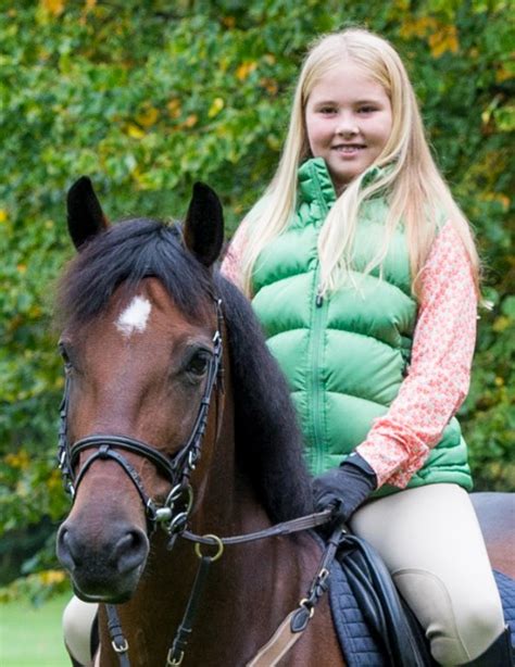 Dit gaat prinses amalia doen zodra ze 17 jaar is geworden kleine meisjes worden groot en dat geldt dus ook voor prinsesjes.… Prinses Amalia 12 jaar: kledingoverzicht en nieuwe foto ...