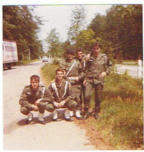 Jacques demarthon via getty images. Photo de classe Pause pipi de 1976, 516 Eme Regiment Du ...