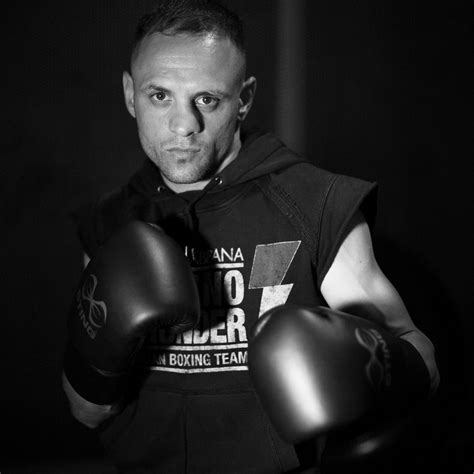 Artiste musical, acteur, réalisateur, scénariste, producteur et auteur américain né le 11 avril 1961 à buffalo. Casoria, boxe. Il sindaco Bene: "Vincenzo Picardi porta a ...