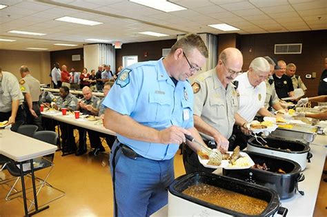 Jul 16, 2018 · in california, all employees working over five hours in a shift must get a half hour lunch break. Officers get refresher course - The Post-Searchlight | The ...