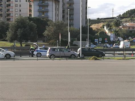 Coinvolte ben 4 auto e una vigile urbano morto in un incidente, oggi pomeriggio i funerali. Cagliari, tamponamento sull'Asse Mediano: traffico in tilt ...