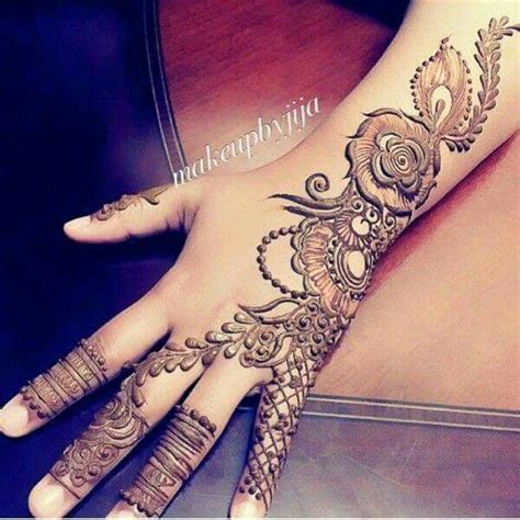 An arabic anklet tattoo mehndi design Pin by Maria Rosario on Henna | Henna tattoo designs ...