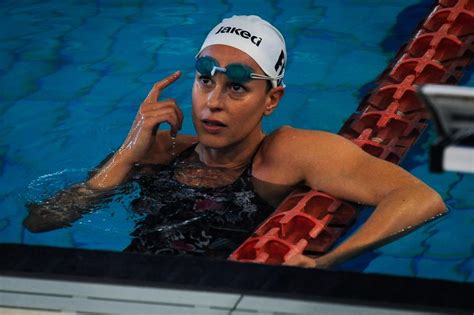 Federica pellegrini e la sua medaglia d'oro nei 200 stile libero ai mondiali di nuoto 2019: Federica Pellegrini torna in acqua: "Rieccomi dopo 6 ...