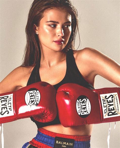 Pin By Emanuele Perotti On Fitness Women Women Boxing Boxing Girl Beautiful Athletes