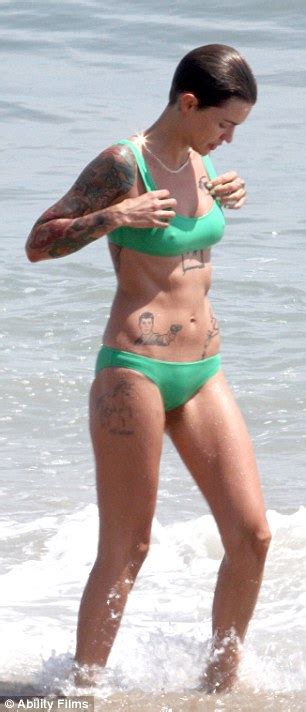 I love the way you kiss me, i love to feel your soft and wet kisses on my neck and the way 42. Bikini-clad Ruby Rose gets wet and wild on Malibu beach ...