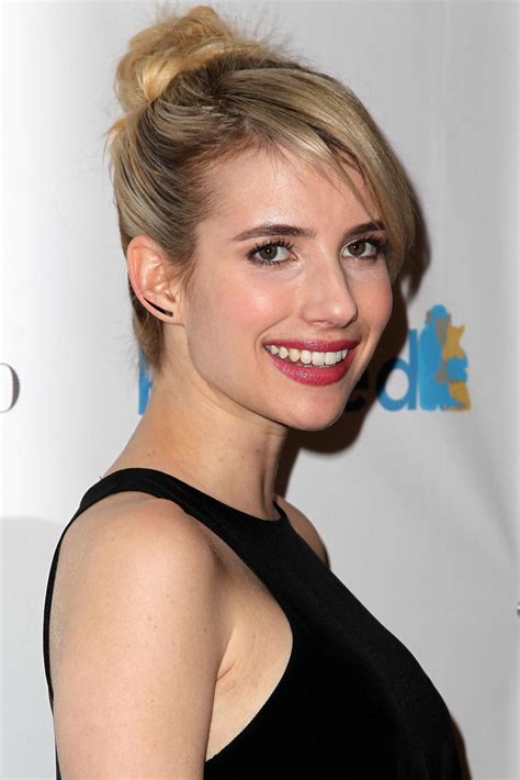 Emma roberts mom kelly, emma roberts and her mother kelly cunningham enjoying ice cream while stock photo alamy. Emma Roberts Age : Emma Roberts Bio Net Worth Engaged ...