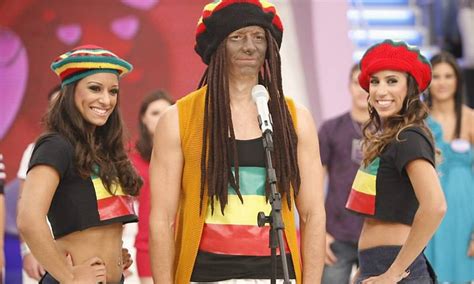 Com a ajuda de zé felipe, maria preparou uma pegadinha para o rodrigo faro. Rodrigo Faro veste fantasia de Bob Marley em seu programa ...