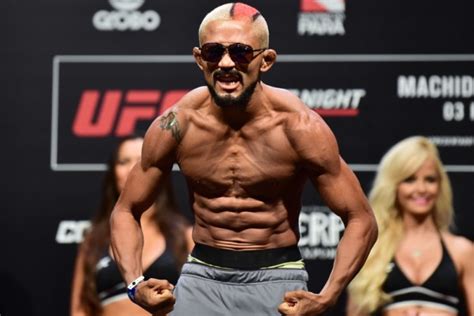 Deiveson alcântara figueiredo (born december 18, 1987) is a brazilian professional mixed martial artist. Deiveson Figueiredo's Manager Explains Why He Didn't Make ...