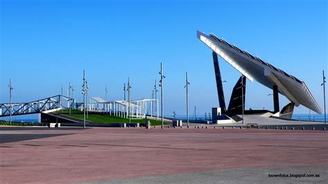 Este edificio inaugurado en el año 2004 con motivo del forum de las culturas, es uno de los actualmente , la zona de diagonal mar, de barcelona , es una de las mas modernas y bonitas de la. Mi Barcelona: Recinto del Forum (II)