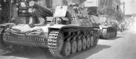 15 cm sig 33 auf fahrgestell panzerkampfwagen ii (sf). Sturmpanzer II Bison II Afrika DAK | World War Photos