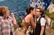 kate gadot gal mckinnon nude lesbian night saturday naked kiss ancensored celebrity movie