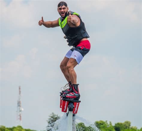 Pana ajunge insa la new york, dorian popa este decis sa cucereasca, alaturi de colegii sai de trupa. Dorian Popa este un împătimit al sporturilor extreme ...