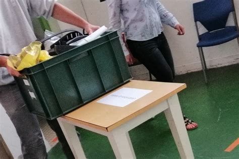 Accueil heure ouverture bureau de vote. Municipales 2020. Pas d'enveloppe ni bulletin à Argentan à ...