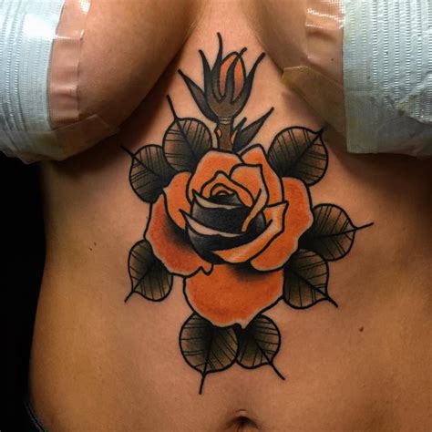 It's always a great idea to go with a theme that invites continuity, so you may add more. Fun rose on the stomach for the lovely @lindley.k ️ done ...