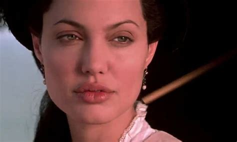 Yönetmenliğini michael cristofer'ın üstlendiği filmin başrollerinde antonio banderas, angelina jolie, thomas jane. Angelina Jolie -- Original Sin (2000) | Angelina jolie ...