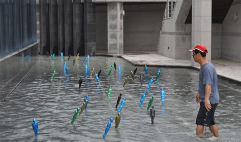 작가소개 어릴 적 곤충이 들려 주었던 신비스런 이야기를 잊지 못해 곤충학자가 되었다. 평창비엔날레 참여 작가 최종 선정 | artnews