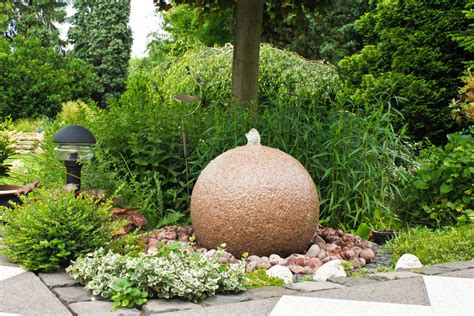 Mauern aus naturstein lässt sich flexibel. Quellsteine & Brunnen