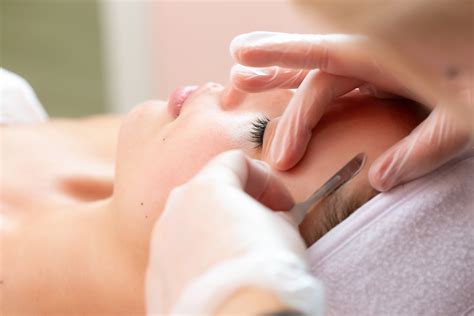 The surgery may fix thyroid or adrenal gland dysfunctions and has the advantage of being a permanent solution. Dermaplaning Facial