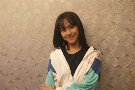 Heboh adhisty zara adhisty artis dua garis biru tertawa saat dipegang payudaranya. Zara: Aku Tidak Mungkin Segampang Itu Tinggalkan JKT48