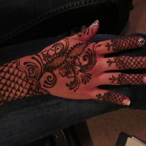 Book your private henna session with baltimore's most celebrated henna artist! Hire Henna Xpert - Henna Tattoo Artist in Baltimore, Maryland