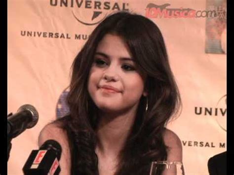 Exclusive license to universal music latino#selena #siunavez #remast. Selena Gomez en Argentina - Conferencia de prensa - YouTube