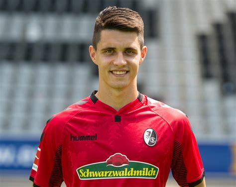 Bartosz kapustka is a polish professional footballer who plays as a midfielder for ekstraklasa club legia for faster navigation, this iframe is preloading the wikiwand page for bartosz kapustka. Doczekał się! Bartosz Kapustka w wyjściowym składzie ...