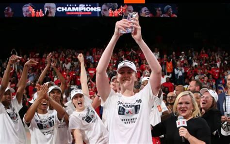 Emma meesseman is a belgian professional basketball player for ummc ekaterinburg. Emma Meesseman MVP de la finale WNBA ! | AWBB