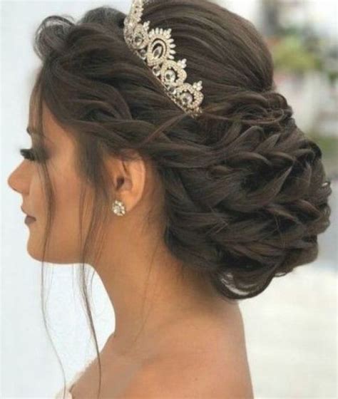 These gorgeous updo hairstyle that you'll love to try! Sweet Quinceanera hairstyles with crown | hairstyle ...