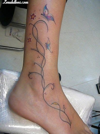 Un sencillo rayo tatuado en el pie. Tatuaje de Enredaderas, Mariposas, Tobillo - ZonaTattoos ...