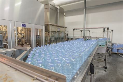 Elle n'est pas seulement la naissance, elle est l'intimité de notre. A la découverte des normes de qualité de l'eau KARULINE - EWAG
