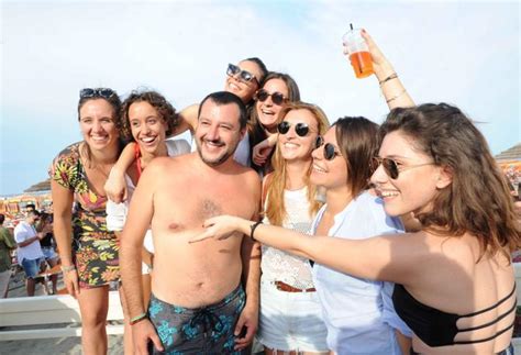 Find the perfect matteo salvini stock photos and editorial news pictures from getty images. Salvini in Riviera tra beach volley e ping pong ...