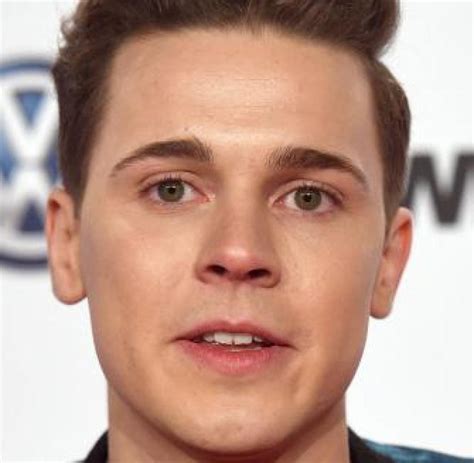 Felix jaehn no therapy mp3. DJ Felix Jaehn sammelt Schlappen, Seifen und Zahnbürsten ...