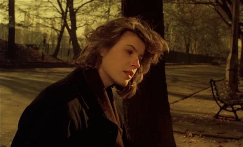 Podwójne życie weroniki) is a 1991 film by krzysztof kieślowski, the director of blind cut to a young french woman, veronique (also irène jacob). Beauty, A Measure of Time | HISTORIES OF THINGS TO COME