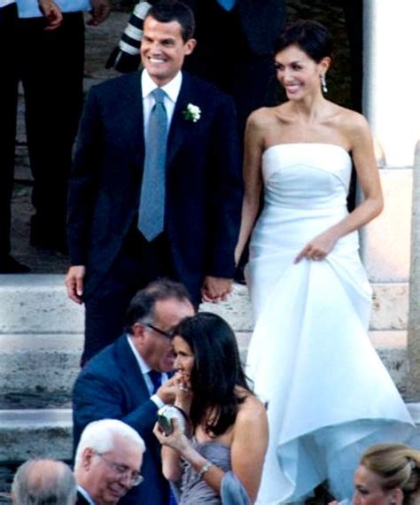 Età, altezza, peso, ex marito. AMORE ROMANTICO: Matrimoni celebri: Mara Carfagna e Marco ...