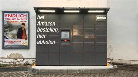 Check spelling or type a new query. Der Druck auf DHL wächst: Schon über 50 Amazon Locker in ...