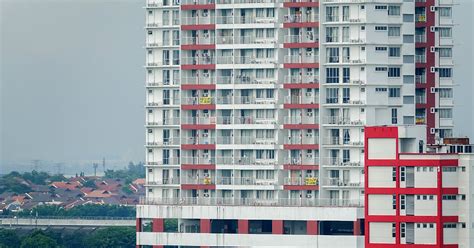 Strata title is registered in the name of the person who was the last registered proprietor of the said land lot/plot. A beginner's guide for strata property owners in Malaysia ...