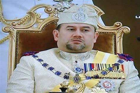 Yang dipertuan agong, the 5.12.84 sultan iskandar of jahore becomes the. WARISAN RAJA & PERMAISURI MELAYU: Istiadat Keberangkatan ...