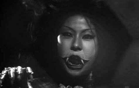 How do we know they're the hottest? japanese horror gif | Tumblr