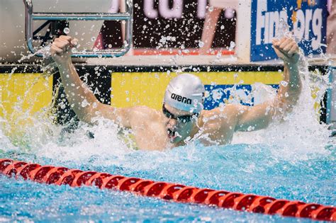 Robert andrei glință (born 18 april 1997) is a romanian swimmer. Robert Glinta Bio - SwimSwam