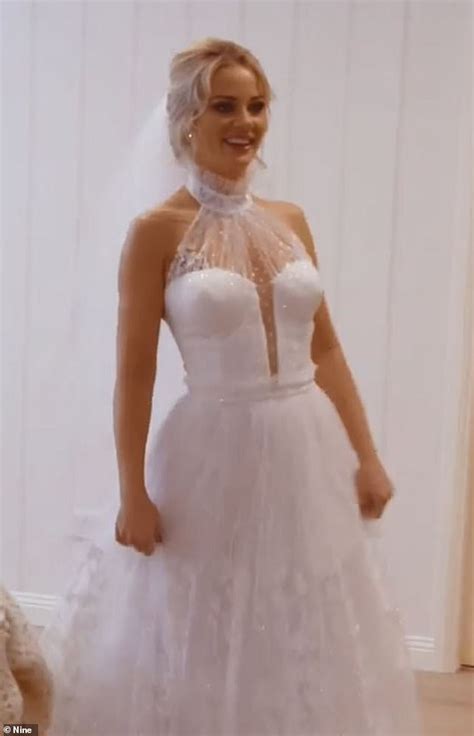 Mermaid wedding dress without sleeves, with an open back and a layered skirt with a long train. MAFS: Jessika Power divides viewers with her daring ...