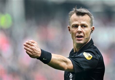 Jun 17, 2021 · the players joined the applause as well, as did referee bjorn kuipers. Kuipers to referee Champions League final - Daily Post Nigeria