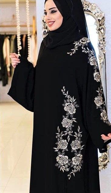 A long, flowing garment that covers the whole body from head to feet, the burka. Pakistani Burka Design : Zakiyyah T9003 Neue Neueste ...