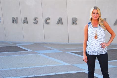 Put the verb into the past continuous or past simple. Page 6 Boutique (Ladies Of Nascar >>)