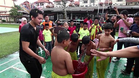 Izzue islam, sofi jikan, harun salim bachik and others. HANTU TOK MUDIM - "MAJLIS BERKHATAN IZZUE ISLAM" - YouTube