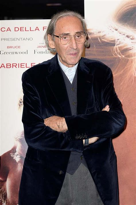Dopo i primi anni '70 dedicati alla musica elettronica e. Franco Battiato sarebbe gravemente malato: avrebbe l ...