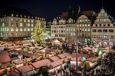 Als schnittpunkt zweier wichtiger handelsstraßen in europa war leipzig schon im mittelalter eine wichtige handelsstadt. Christmas in Leipzig and the region