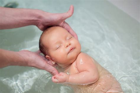 Splish splash in the bath! Splish, Splash.... Bath Time with Baby - Kay Oliver ...