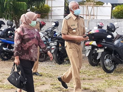 Sri purnomo menceritakan pada 20 januari, dia menjalani tes swab antigen yang segera diketahui hasilnya positif. 6 Fakta di Balik Pemakaman Rinaldi, Korban Mutilasi Kalibata | Tagar