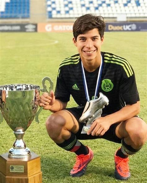 ¡zurdazo y adentro!¡diego lainez es el ganador del #goldelaño at&t con esta anotación ante ! Pin de +52 en Diego Lainez | Seleccion mexicana de futbol ...