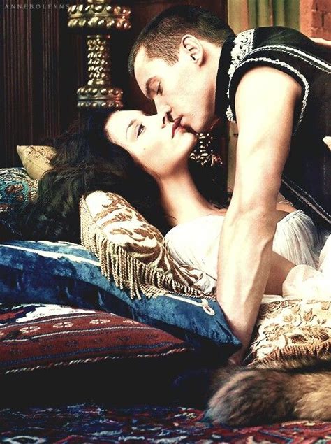 Anne boleyn was the wife of king henry viii and mother of queen elizabeth i. The Tudors ~ Henry & Anne | Filmes, Anne boleyn, Série de ...